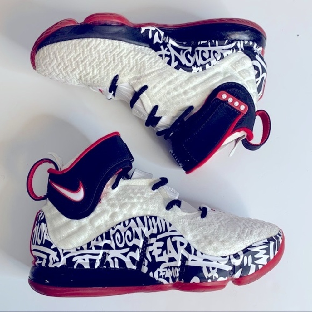 Nike LeBron 17 LeBron 4 Graffiti Shoes Size 5.5‎